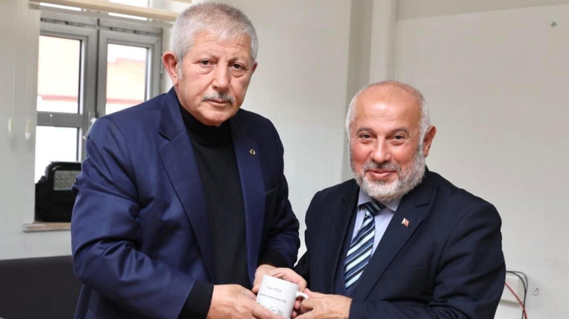 Amasya Belediye Başkanı Mehmet SARI Okulumuzu Ziyaret Etti. 