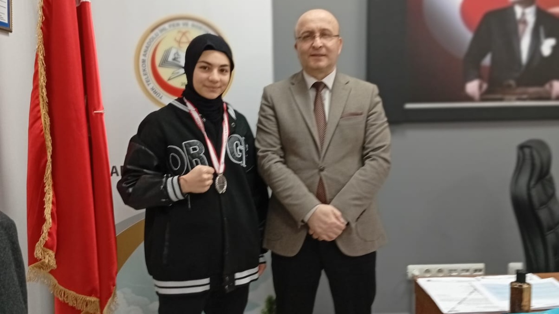 Muay Thai Karadeniz Bölge İkincisi Asila Efsa Şengül.